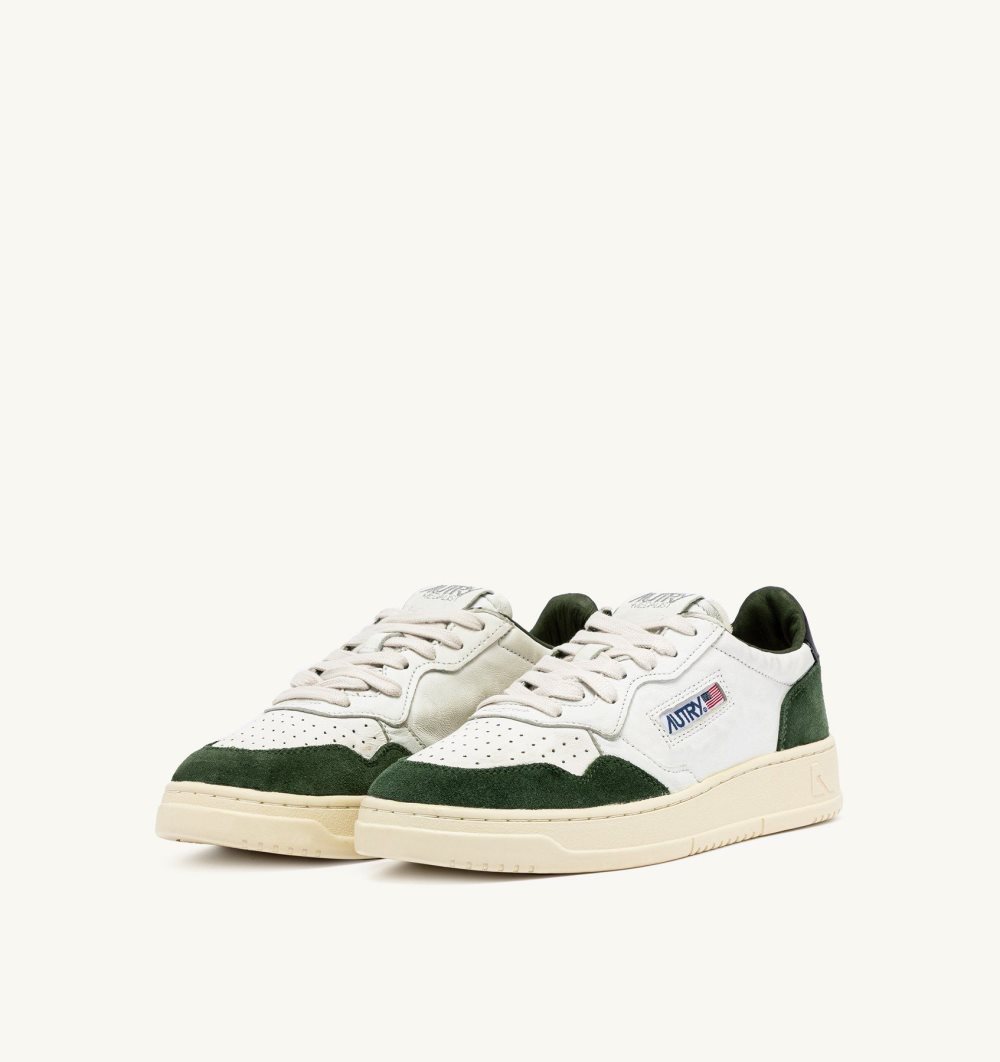 Autry Medalist Low Sneakers Military Suede Leather Sneakers Herren Grün Weiß | 0528VUDAS
