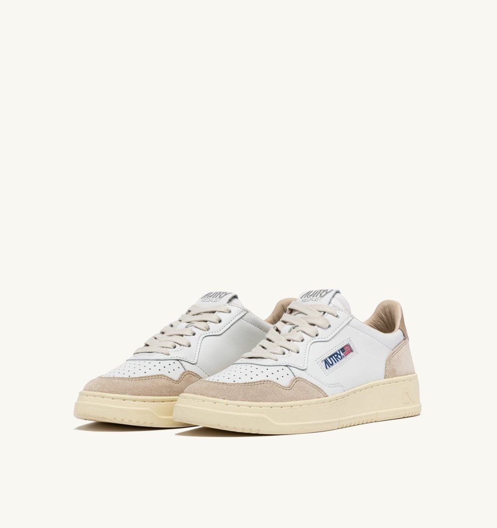 Autry Medalist Low Sneakers Pepper Leather Suede Sneakers Damen Weiß Beige | 0649SFIGQ